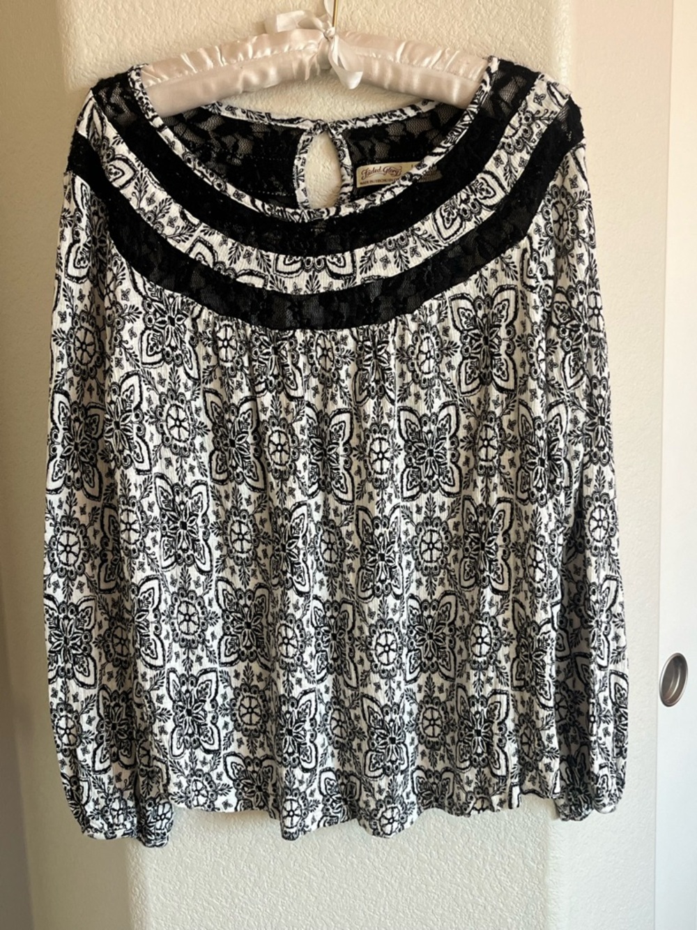 Faded Glory Black and White Lace-Accented Top